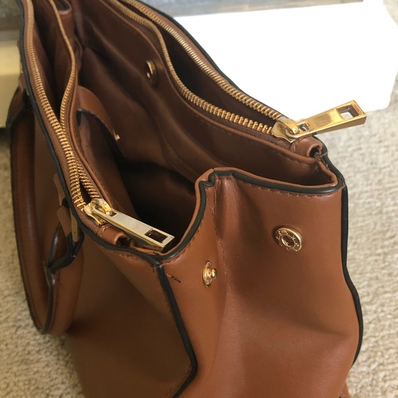 Christian Siriano Camel Purse - Picture 6 of 8